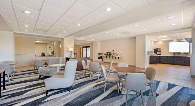 Comfort Inn & Suites Rawlins — photo 2
