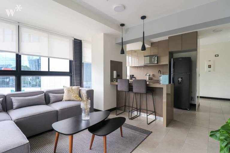 w Sleek 1BR in San Isidro