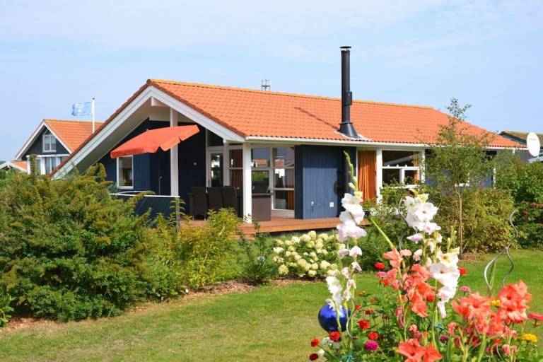 Vacation home with terrace & garden — photo 4
