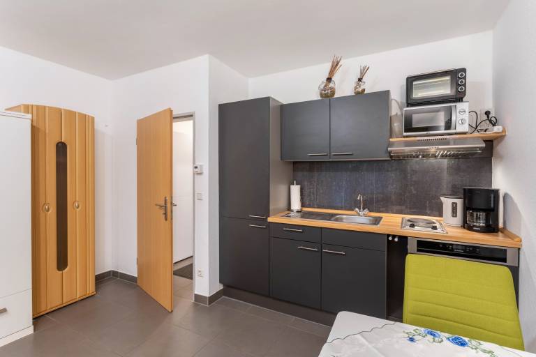 Apartment with patio & garden | Garden view — photo 5