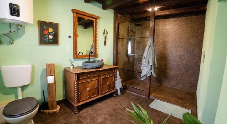 House with terrace, jacuzzi & garden | Pet-friendly — photo 2