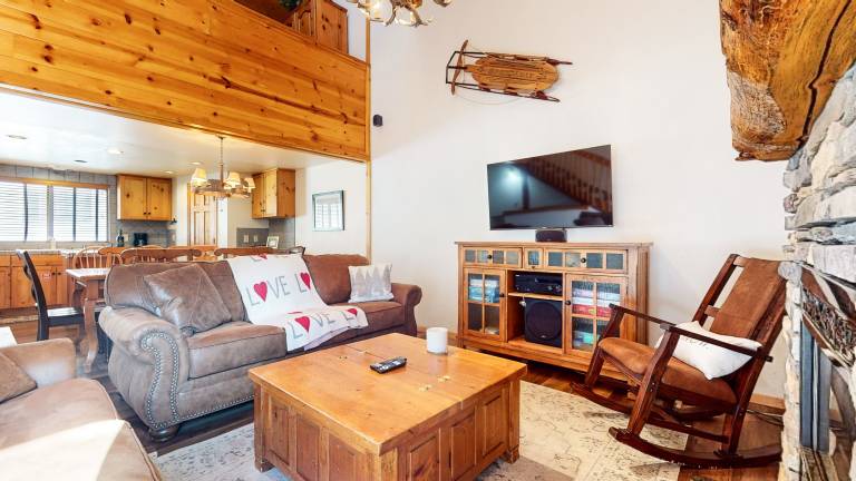Condo with pool, sauna & jacuzzi | Mountain view — photo 5