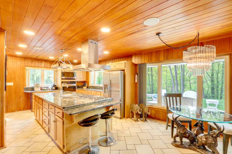 Inviting Waynesville Home Near Main St Shops — photo 3