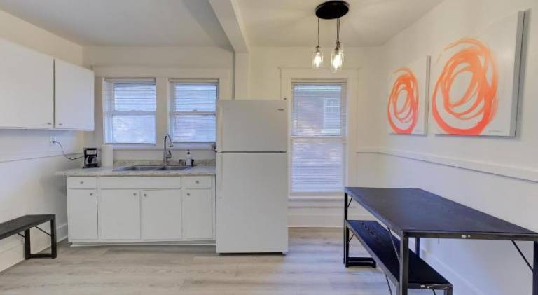 Charming Cooper-Young Flat in the Heart of Memphis — photo 4