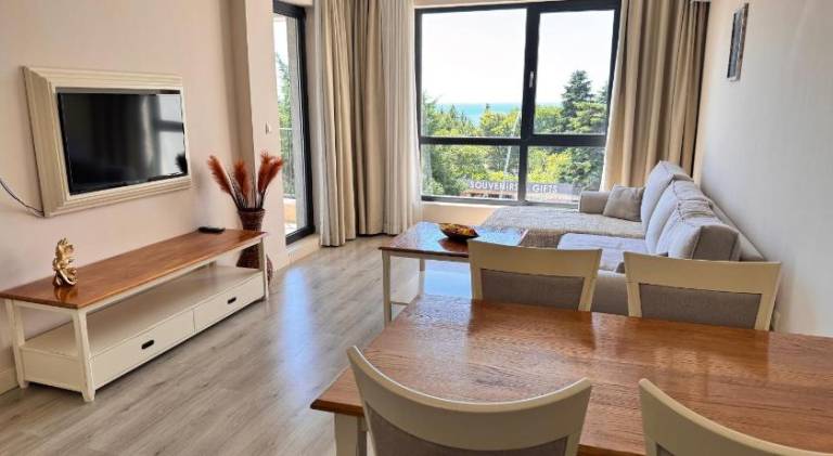 Rental apartment with sauna, yard & terrace in Balchik