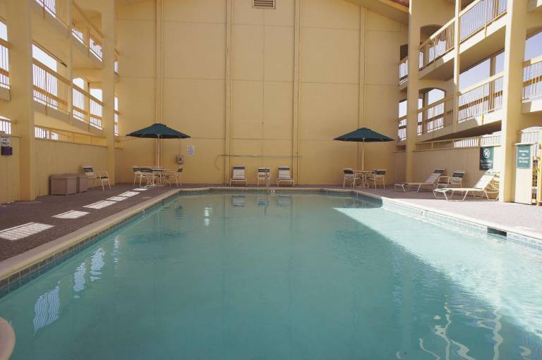 La Quinta Inn by Wyndham Albuquerque Airport — photo 3