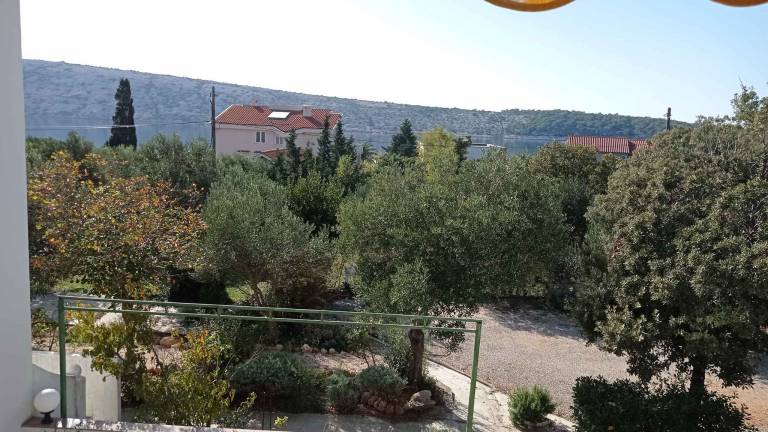 Rental apartment with grill, garden & terrace — photo 2