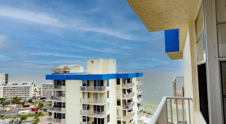 Fort Myers Beach Penthouse Condo — photo 4