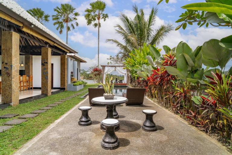 300 m² Villa
