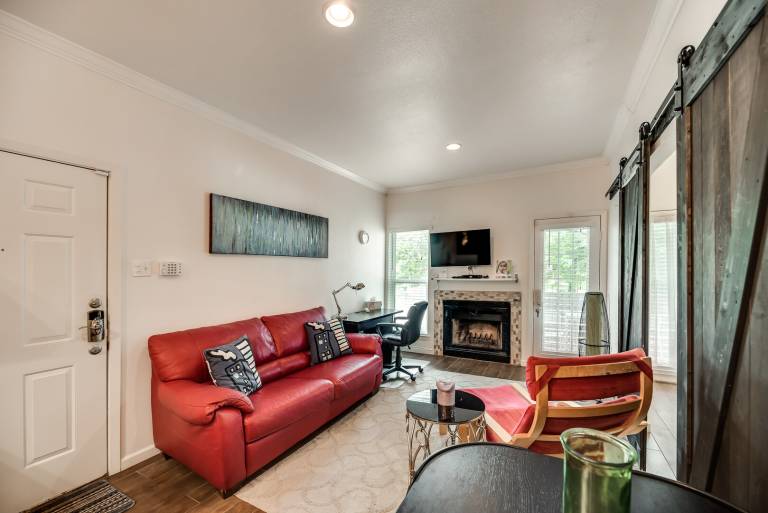 Apartment with pool in Irving, TX