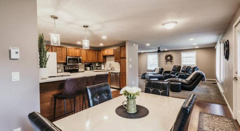 Nice vacation home with pool & jacuzzi | Pets allowed — photo 4