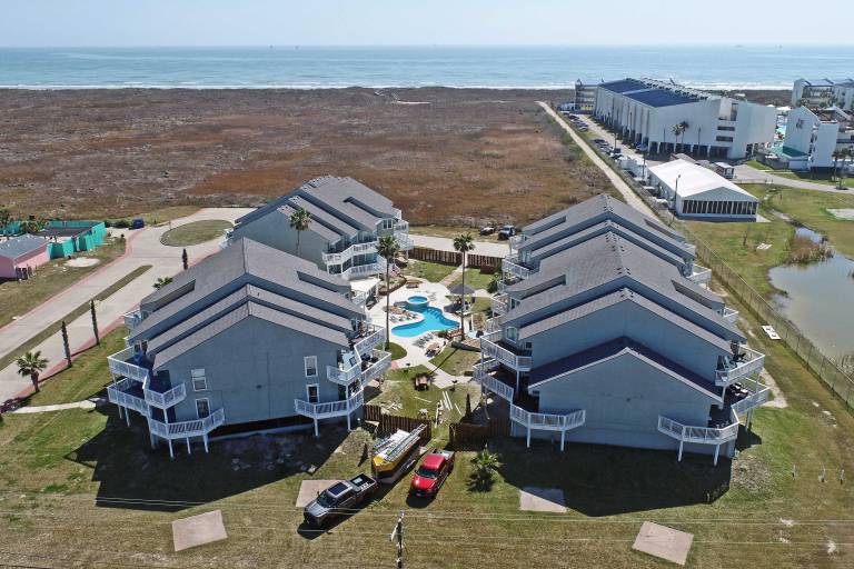Beachfront Condo in Port Aransas: Pets Stay Free — photo 3
