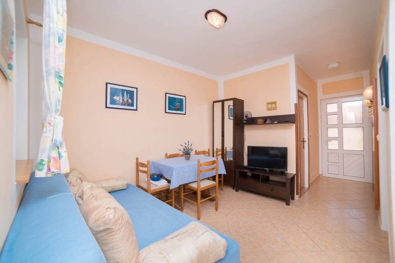 One bedroom apartment near beach Barbat, Rab (A-4967-a) — photo 3