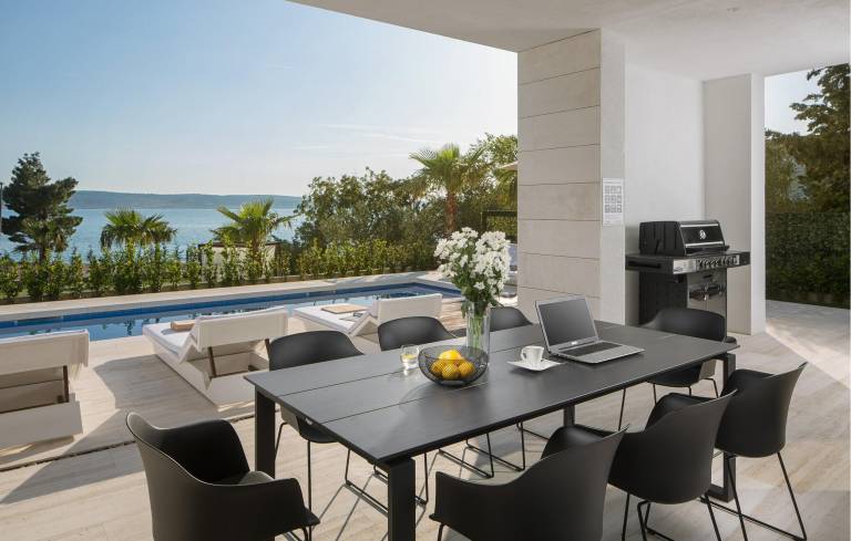 House  Starigrad