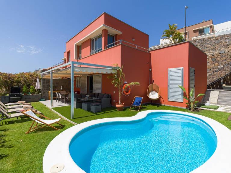 Villa with yard, barbeque & patio in San Bartolomé de Tirajana