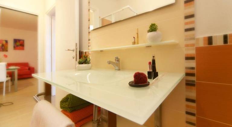 Rental apartment with yard, pool & terrace — photo 5