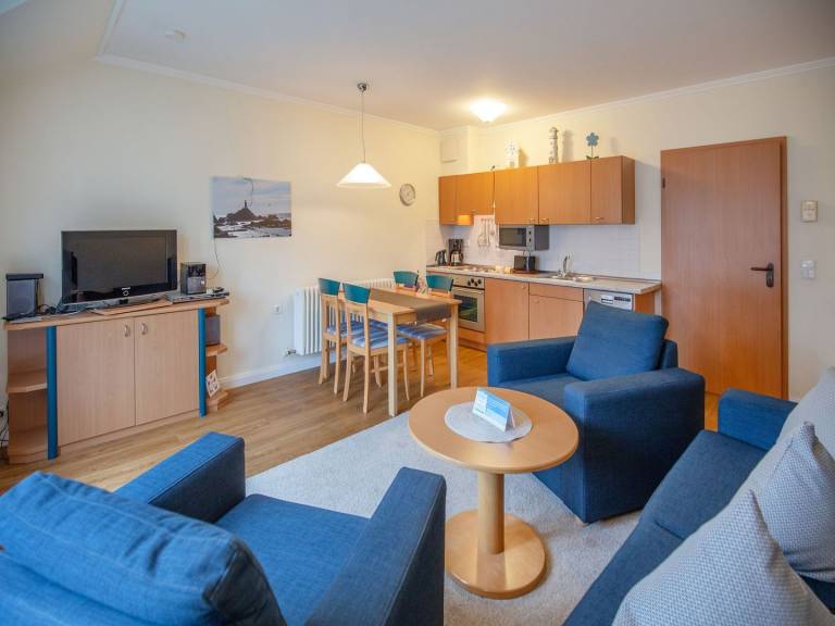 Komfortplus Ferienwohnung mit 1 Schlafzimmer und Balkon im Dachgeschoss — photo 3