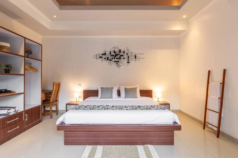 Big villa with yard & private pool | Suitable for remote work | Pets are welcome — photo 2