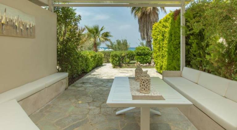 Villa Dihtia on the sea in Sithonia