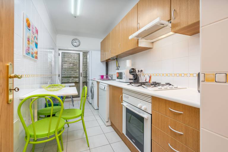 Apartment 'Cool Motion Rocha Beach T2' with Balcony, Wi-Fi and Air Conditioning — photo 5