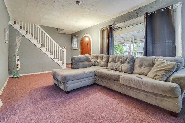 Pet-Friendly Family Home: Easy Dtwn Detroit Access — photo 2