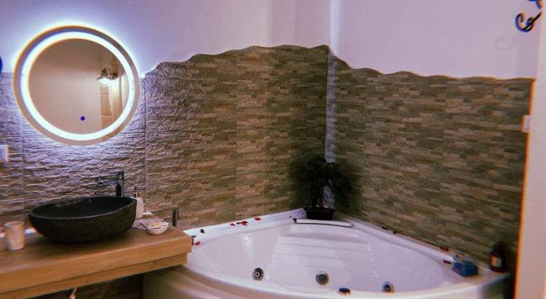 Nice holiday apartment with hot tub | Pets are welcome in Frosinone