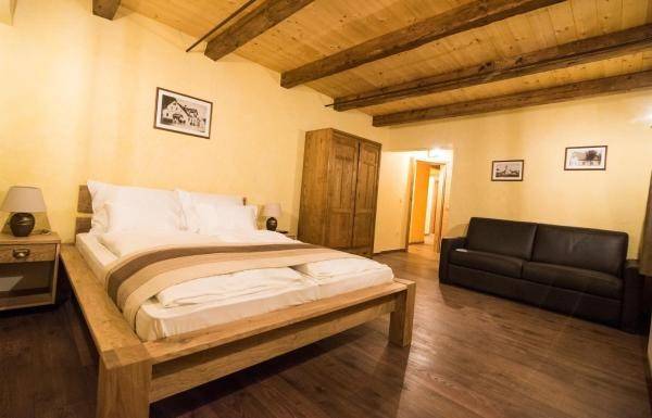 Room Theater Double Room with Extra Bed 2