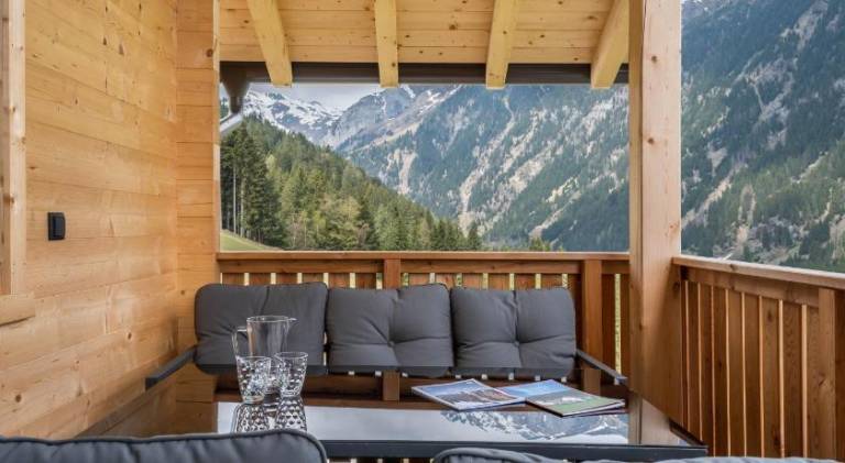Holiday apartment with jacuzzi in Racines
