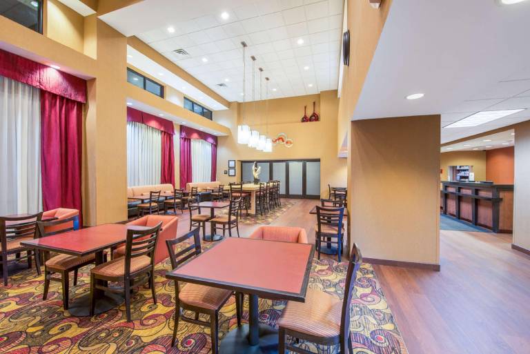 Hampton Inn & Suites Oklahoma City-South — photo 4