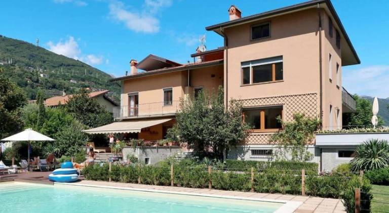 Holiday apartment with pool — photo 4