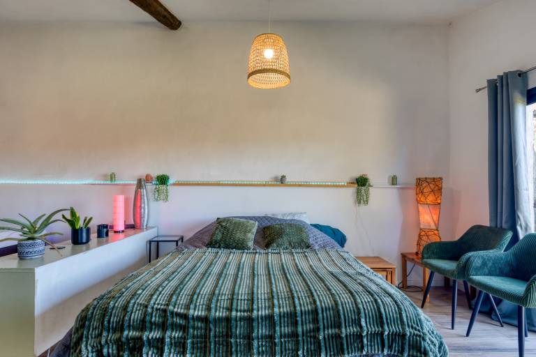 Studio Apartment 'Lovestudio Spa Privé Arles Campagne' with Private Terrace and Shared Garden — photo 4
