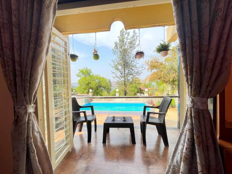 Vacation home with barbecue, pool & yard | Good for workation — photo 3