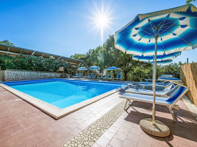 Holiday apartment with pool, terrace & BBQ | Pets allowed — photo 4