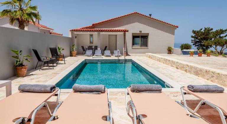 Fully equipped villa with garden, private pool & patio | Dogs allowed in Hersonissos