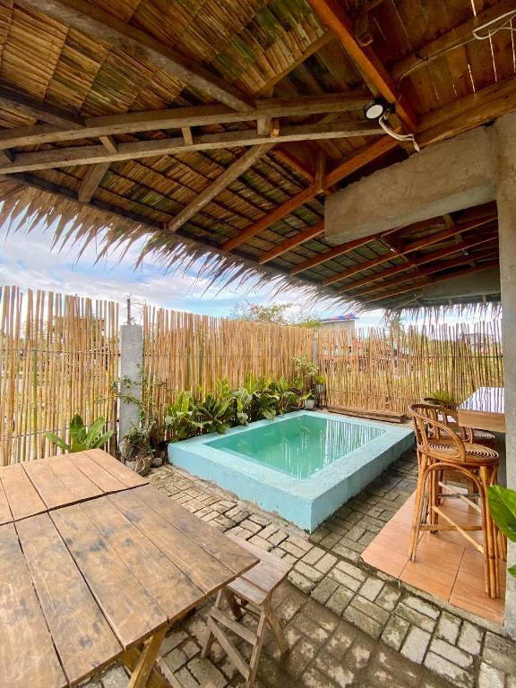 Vacation home with patio, private pool & barbecue | Water view | Good for workation — photo 3