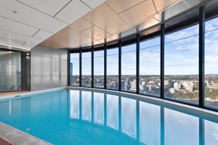 Panoramic Views Apartment & High Rise Pool and Gym