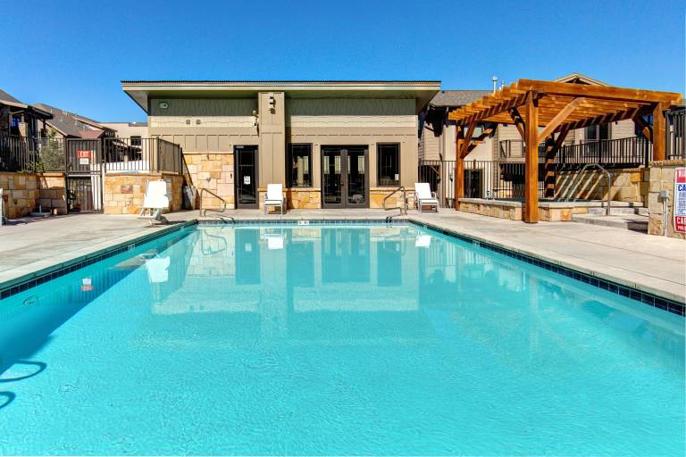 Interior Design, Luxury Community Amenities, Free Shuttle Pet-Friendly! — photo 3