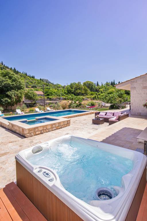 Family-oriented villa with garden, patio & barbeque | Pet-friendly — photo 2