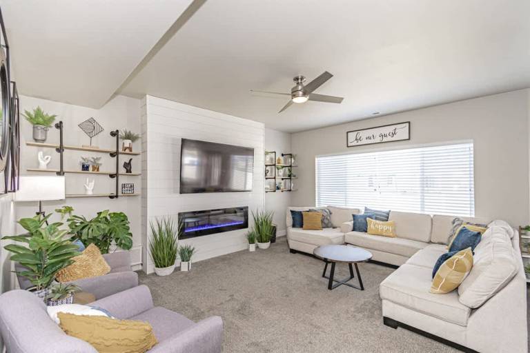 Family-oriented house with hot tub & garden | Dogs allowed — photo 2