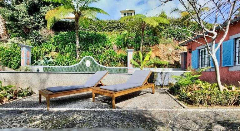 Villa with garden, barbeque & jacuzzi | Next to Tropischer Garten Monte Palace | Perfect for remote work — photo 3