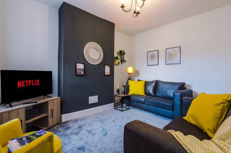 Vacation home with 4 rooms for 8 persons in Crewe