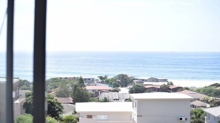 House Ferreira Town