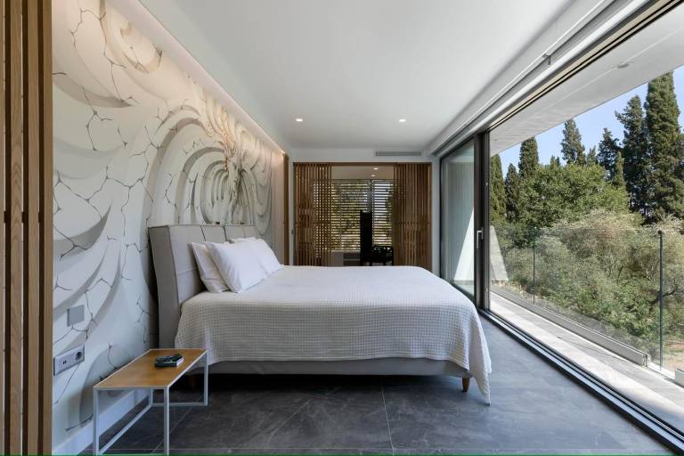Fully equipped wonderful villa with hot tub, yard & pool | Good for workation | Pets are welcome — photo 2