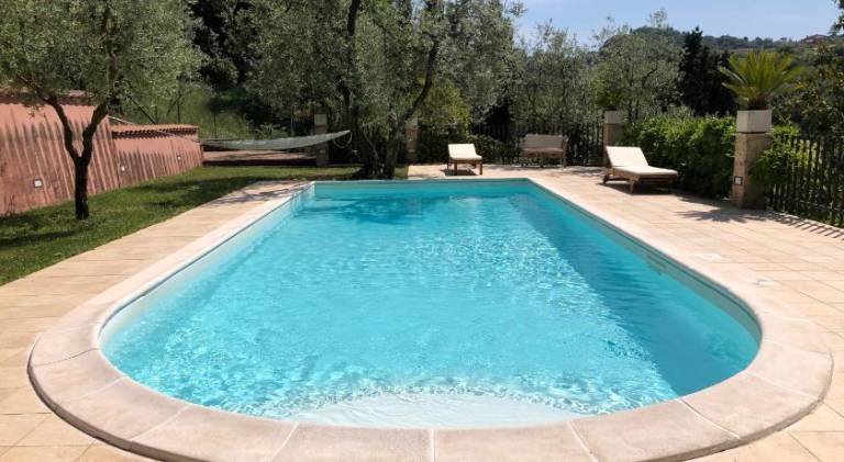 Villa with pool — photo 5