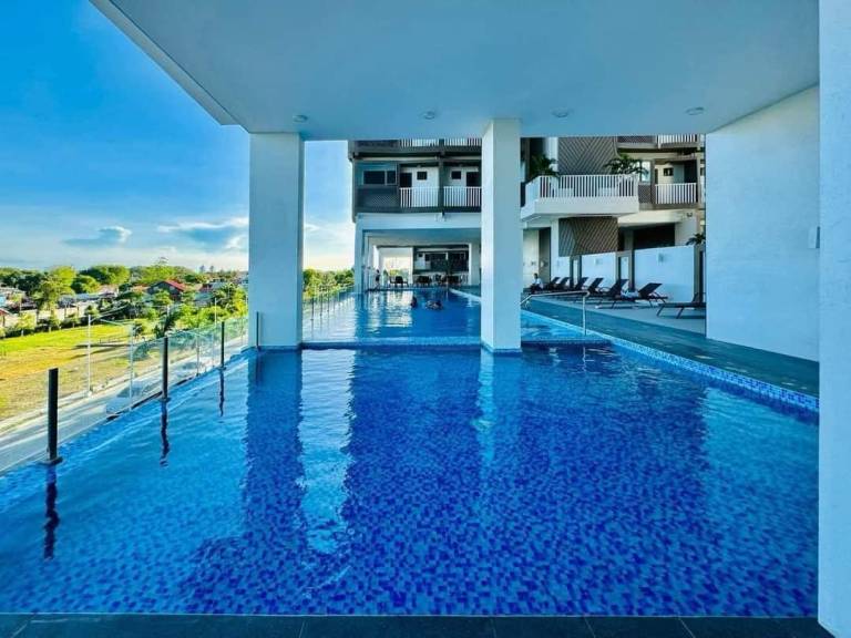 Lovely rental apartment with pool | Perfect for remote work | Pets allowed — photo 3