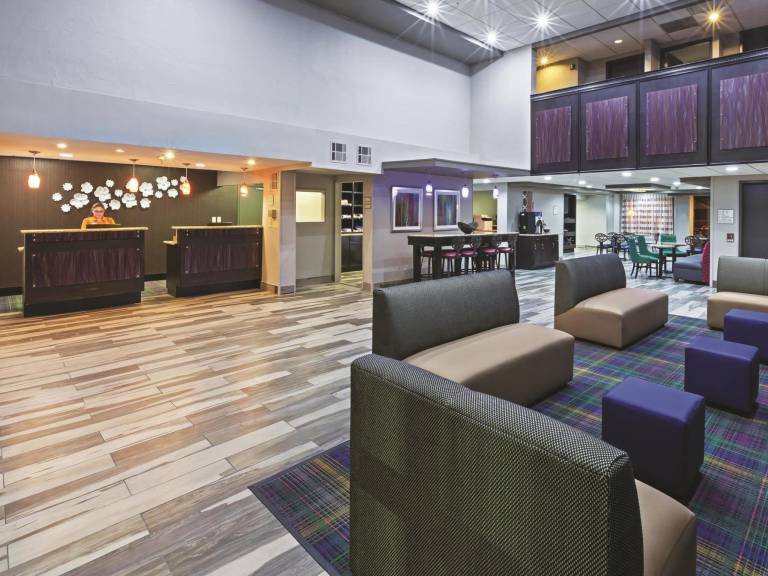La Quinta Inn & Suites by Wyndham Denison - N. Lake Texoma — photo 3