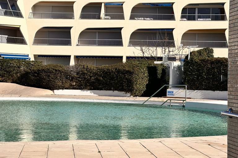 Child-friendly wonderful studio with garden, terrace & BBQ | Close to the beach | Dogs allowed in Nîmes