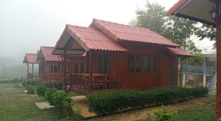 บ้านในสายหมอกบุญแจ้งโฮมสเตย์ in Khao Kho