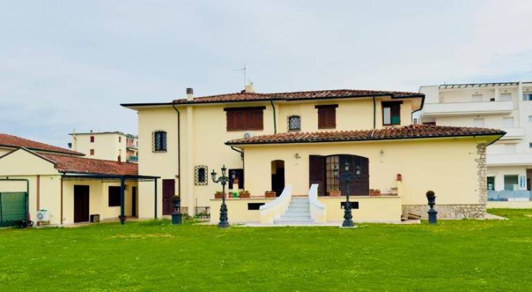 Wonderful apartment | Close to the beach | Pets are welcome in Carrara