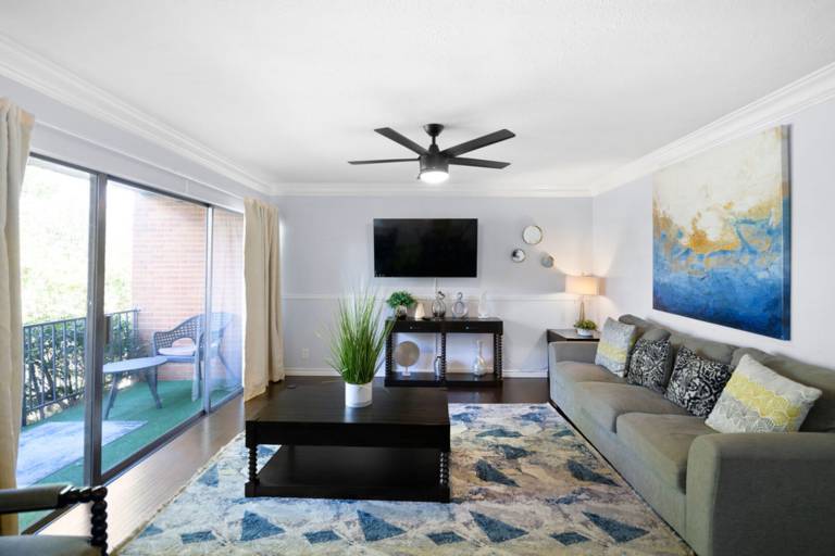 Holiday apartment with garden & pool in Grand Prairie, TX